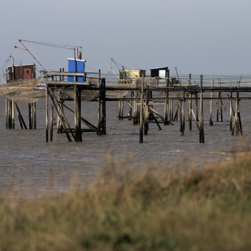 carrelets dans la mer