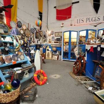 Intérieur boutique des Puces de mer