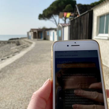 Géocaching devant le port du Loiron