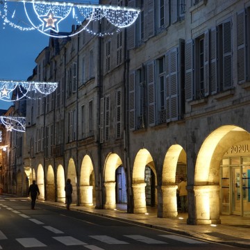 Arcades du centre-ville de La Rochelle illuminées