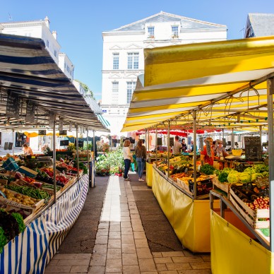Aller au marché à La Rochelle
