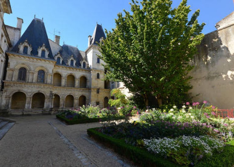 MAISON HENRI II MAISON HENRI II