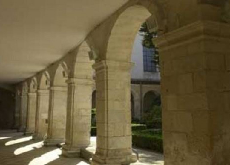CLOITRE DES DAMES BLANCHES CLOITRE DES DAMES BLANCHES