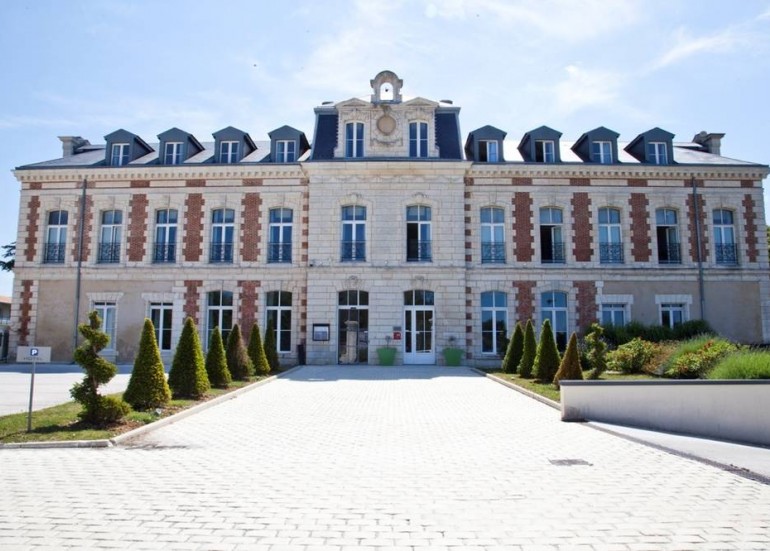 HOTEL ET SPA DU CHATEAU HOTEL ET SPA DU CHATEAU