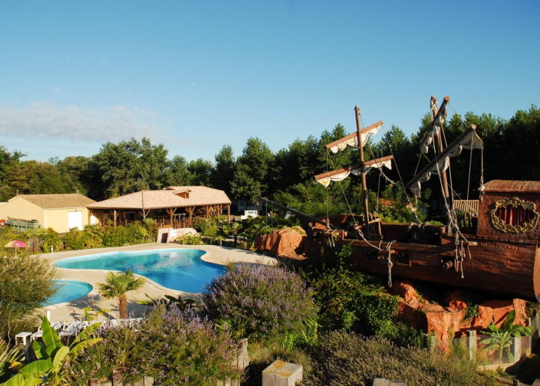CAMPING DES 2 PLAGES VILLAGE CORSAIRE CAMPING DES 2 PLAGES VILLAGE CORSAIRE