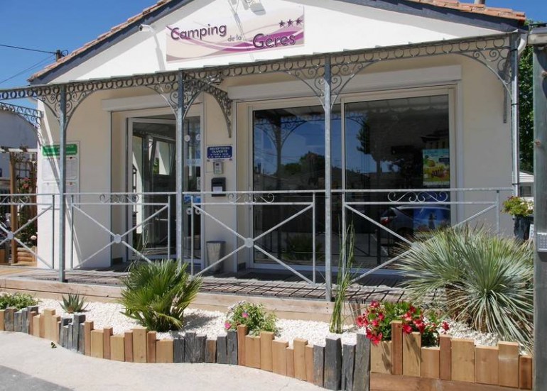 CAMPING DE LA GÈRES CAMPING DE LA GÈRES