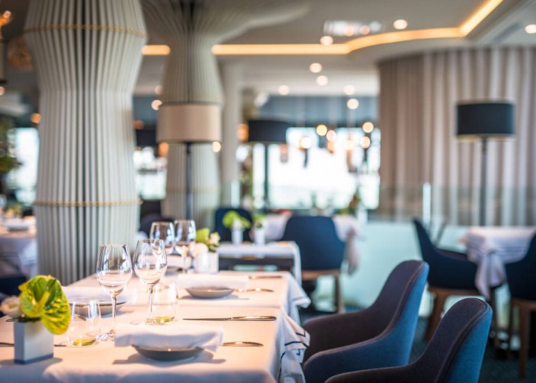 Gaya Cuisine de bords de mer Pierre Gagnaire TT Restaurants à ...