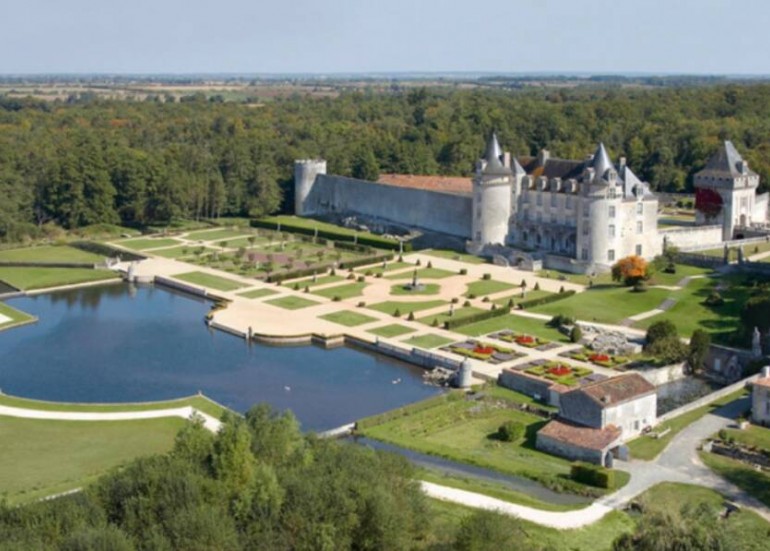 Château de la Roche Courbon Château de la Roche Courbon