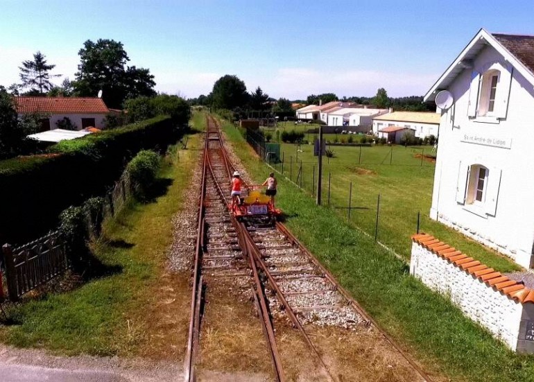 Voie ferrée et gare de St André de lidon