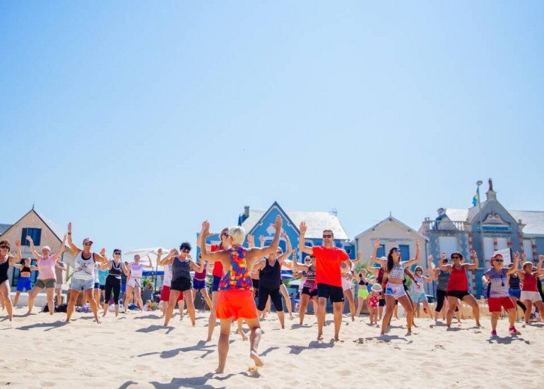 Zumba fitness sur la plage Zumba fitness sur la plage