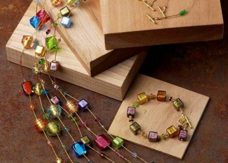 colliers de perles artistiques