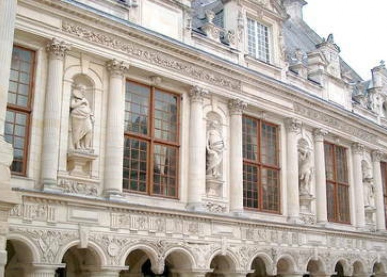 L'Hôtel de Ville