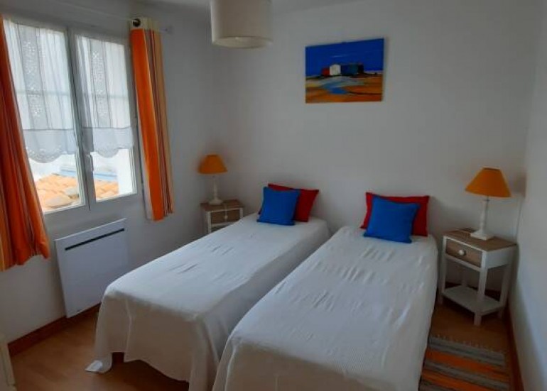 Chambre ( lits 80x200 )