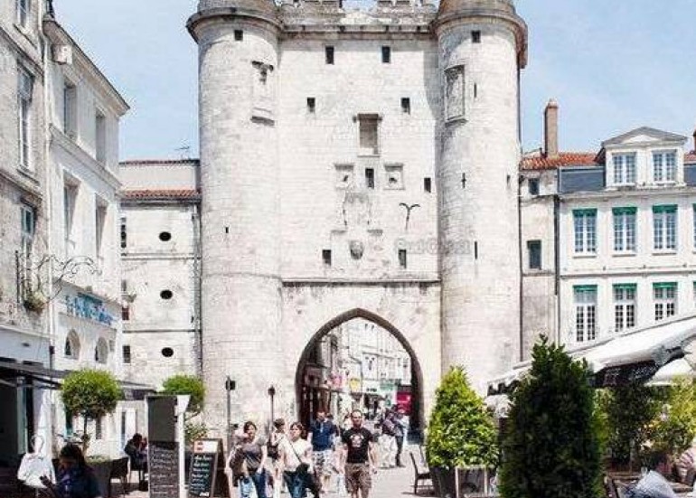 Grosse Horloge sur le port