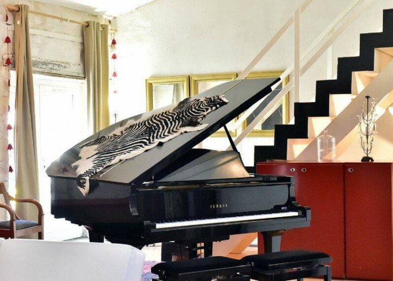 piano à queue "Yamaha" pour les musiciens