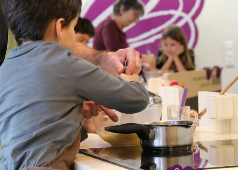 enfant qui patisse