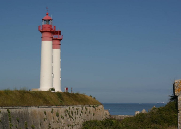 Escale île d'Aix avec tour de Fort Boyard - Croisières Inter-îles Escale île d'Aix avec tour de Fort Boyard - Croisières Inter-îles