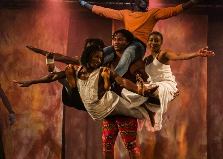 Spectacle de cirque - Tana Mou Ri ? Spectacle de cirque - Tana Mou Ri ?