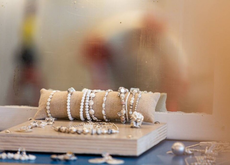 Boutique de bijoux artisanaux - Retour de Plage La Rochelle