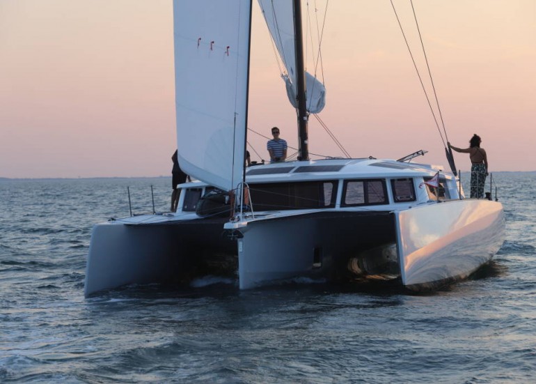 Voile plus loin