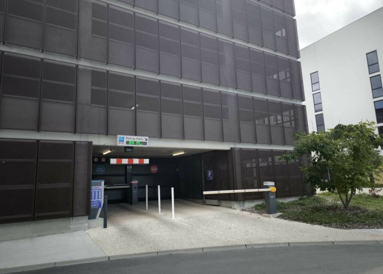 Parking public du Greet Hôtel & Ibis Budget