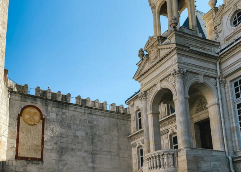 L'hôtel de ville huit siècles d'histoire (groupes)_La Rochelle