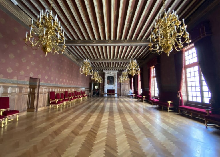 L'hôtel de ville huit siècles d'histoire (groupes)_La Rochelle