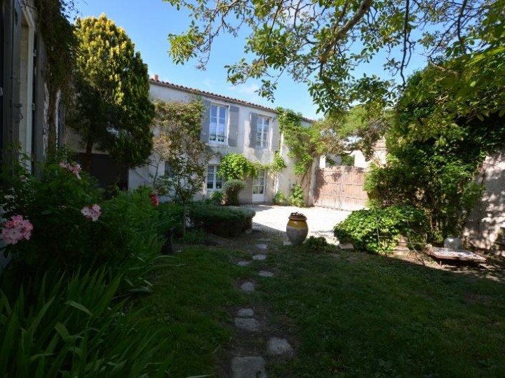 Chambre D Hotes Vaillant Daniel Au Chat Qui Dort Reserver Chambres D Hotes A La Rochelle La Rochelle Tourisme