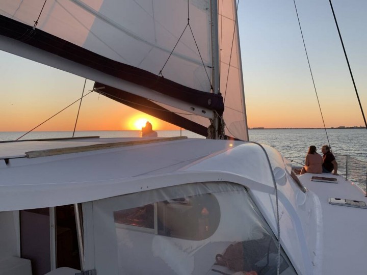 Sortie coucher de Soleil en catamaran - Aldabra Yacht Charter