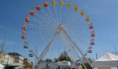 LA GRANDE ROUE LA GRANDE ROUE