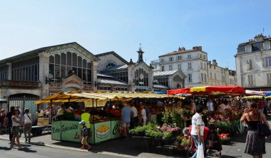 LE MARCHÉ DU XIXEME SIÈCLE LE MARCHÉ DU XIXEME SIÈCLE