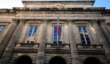 LE PALAIS DE JUSTICE LE PALAIS DE JUSTICE