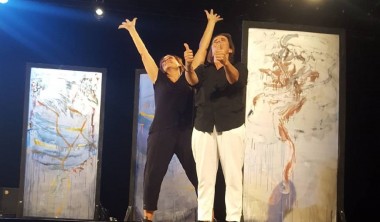 THÉÂTRE : ADÈLE EN TÊTE THÉÂTRE : ADÈLE EN TÊTE