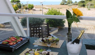 Grande terrasse aménagée avec vue mer Terrasse vue mer