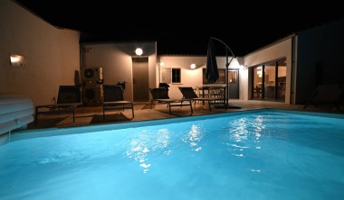 piscine nuit Villa Thairé Mer