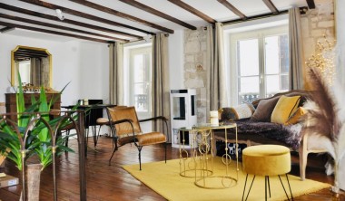 Appartement 2 personnes - Le Voluptéô pièce de vie lumineuse et chaleureuse