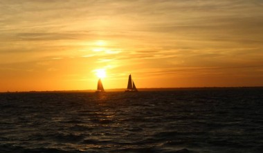 Sortie au coucher du soleil en catamaran - Ocean Cruise Coucher de soleil en mer