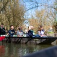 Balade en barque avec un batelier dans le Marais poitevin
