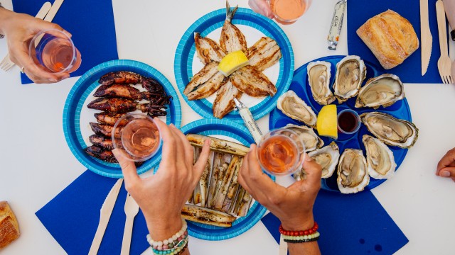 Assiettes sardines et fruits de mer